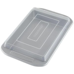 metal baking pan with plastic lid