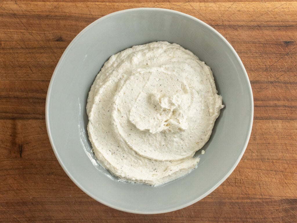 ricotta mixture in grey bowl